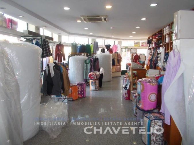 Loja para Venda em São João Baptista e Santa Maria dos Olivais Foto 2