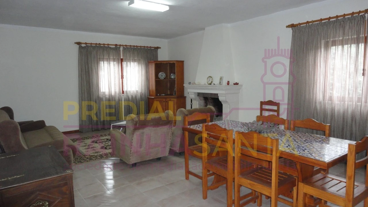 Moradia T3 para Venda em Almalagues Foto 3