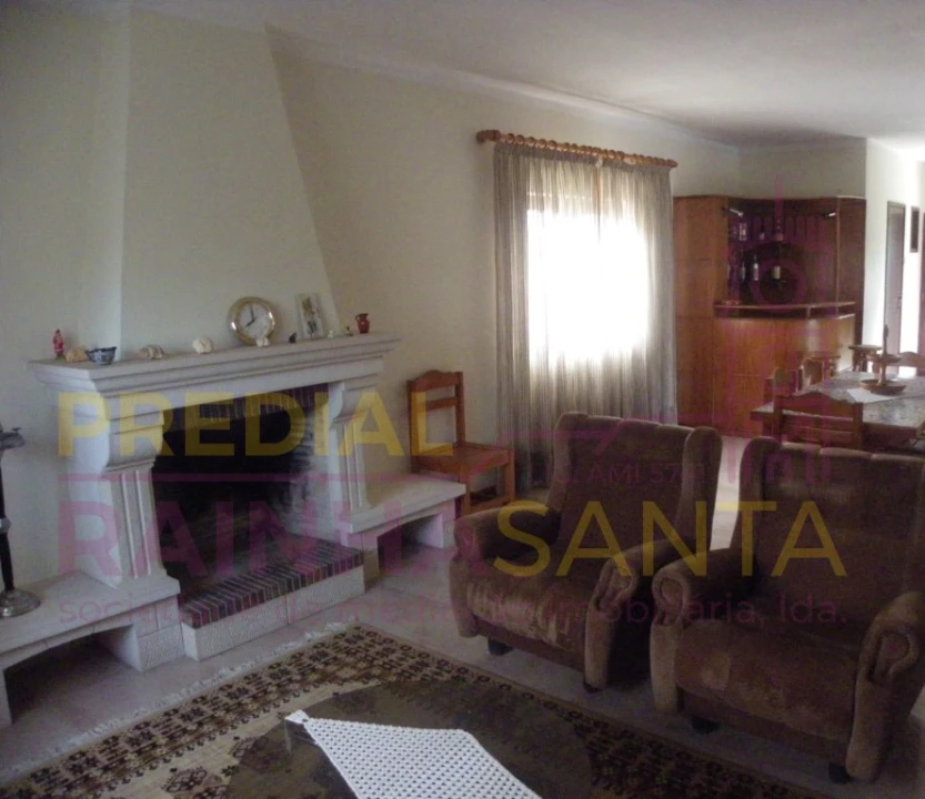 Moradia T3 para Venda em Almalagues Foto 4