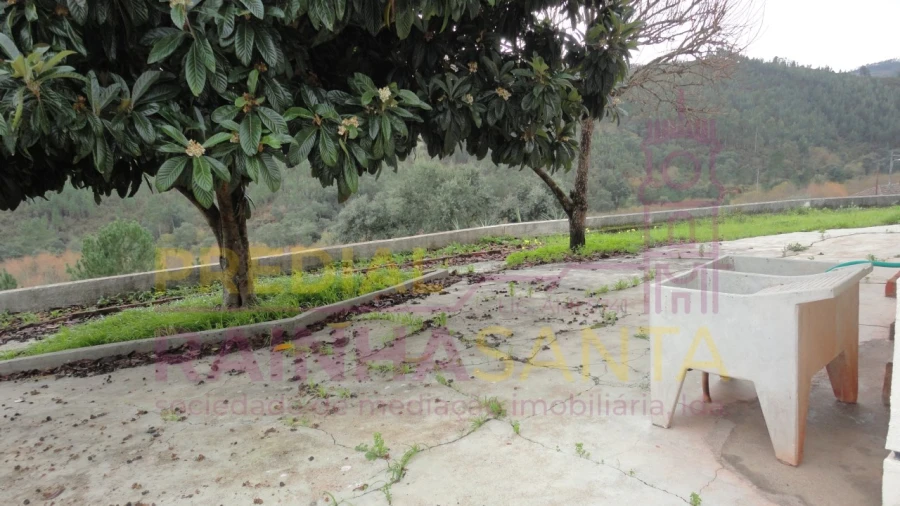 Moradia T3 para Venda em Almalagues Foto 11