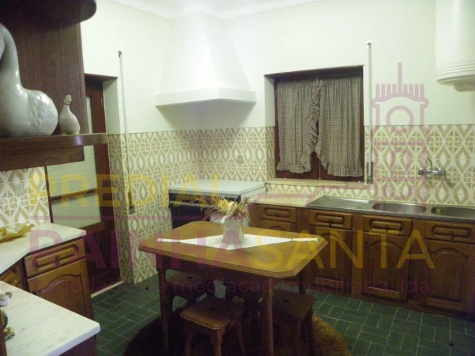 Moradia T3 para Venda em Almalagues Foto 6