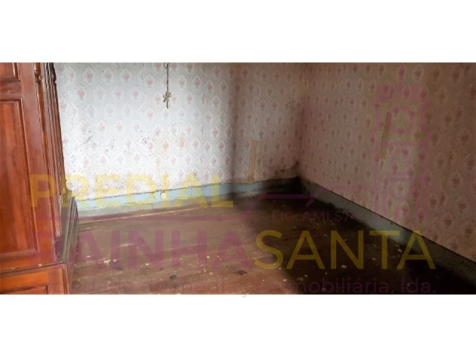 Moradia T3 para Venda em Poiares (Santo Andre) Foto 10