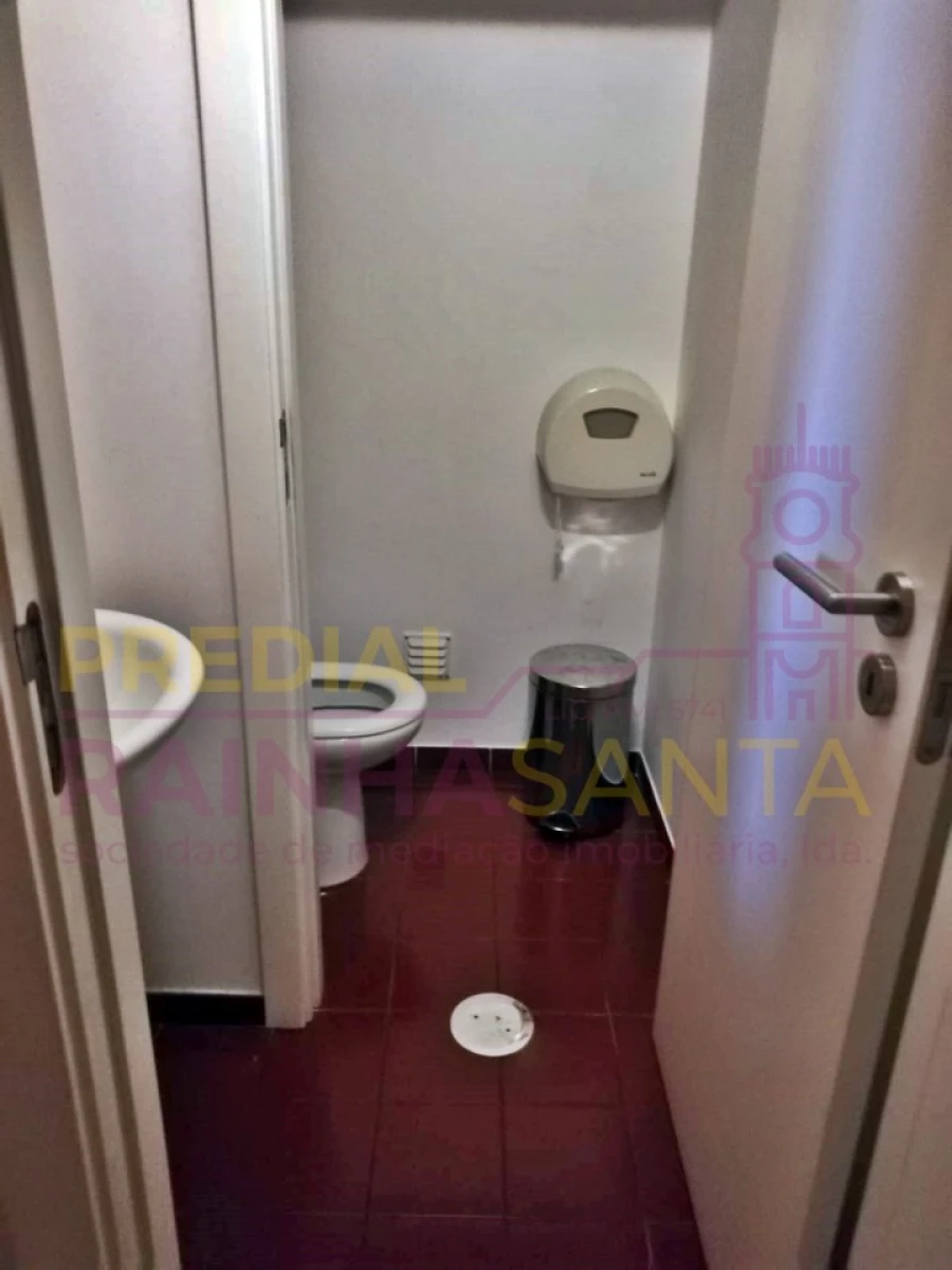 Loja para Venda em Sé Nova, Santa Cruz, Almedina e São Bartolomeu Foto 7