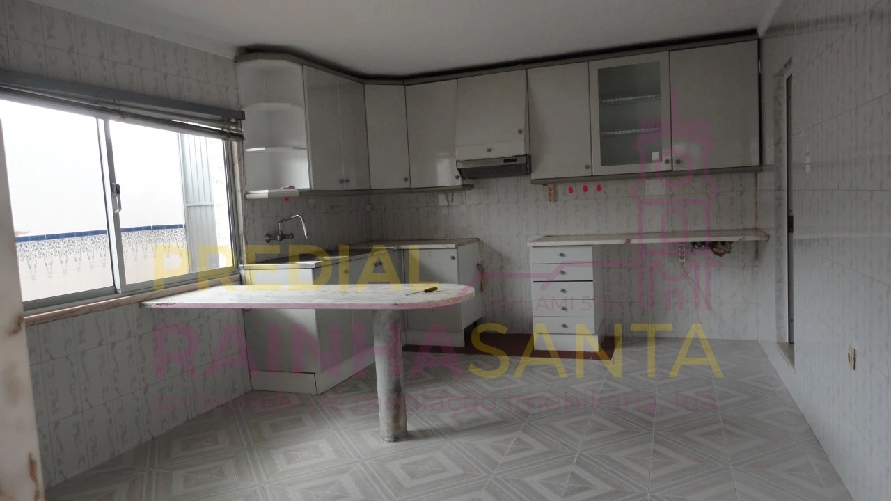 Moradia T2 para Venda em Souselas e Botão Foto 1