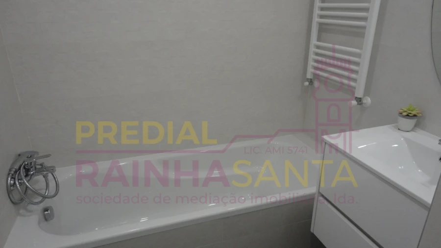 Apartamento T4 para Venda em Buarcos Foto 12