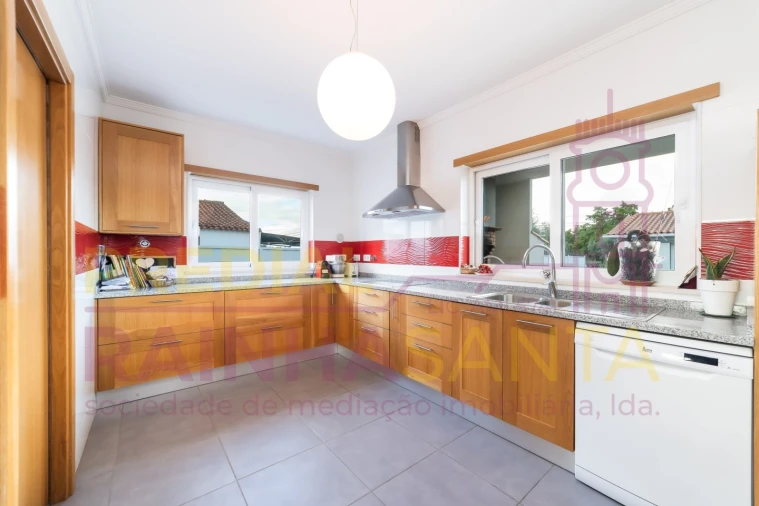 Moradia T3 para Venda em Cadima Foto 3