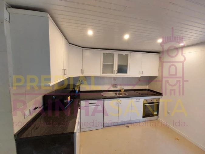 Moradia T9 para Venda em Ajuda Foto 2