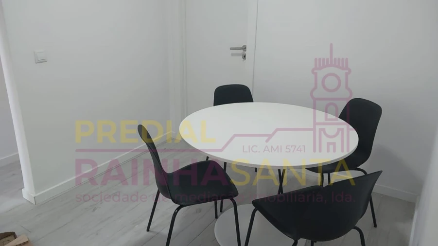 Moradia T9 para Venda em Ajuda Foto 12