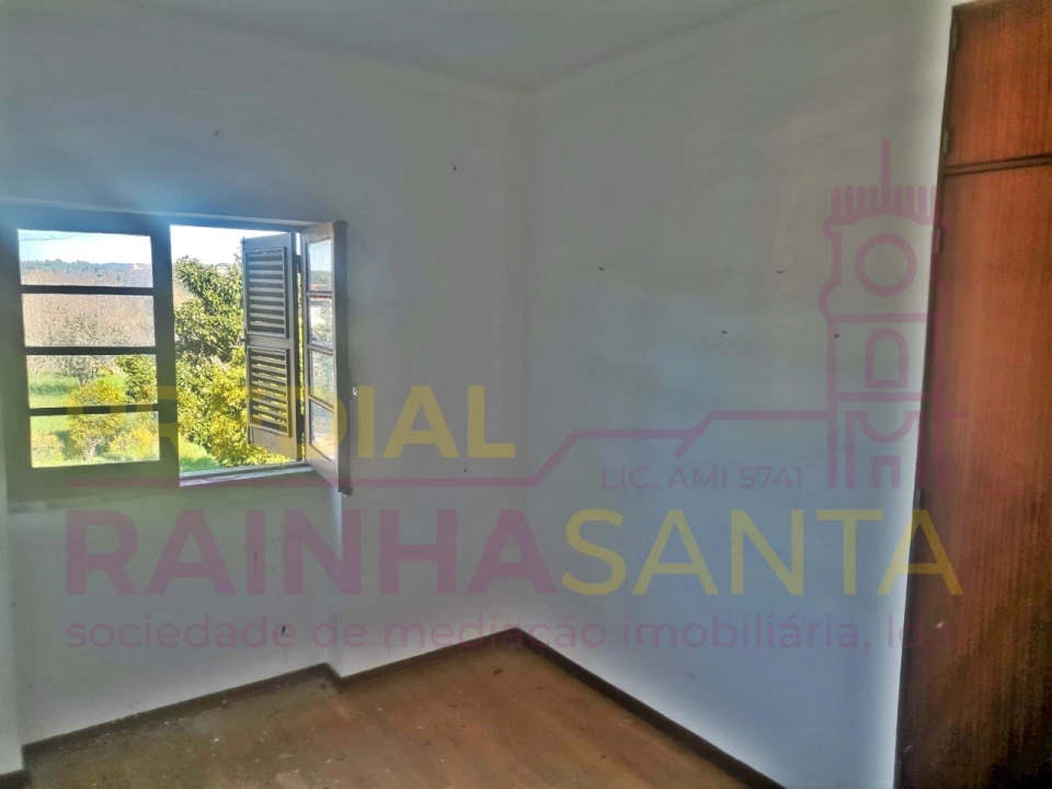 Moradia T5 para Venda em Cernache Foto 7