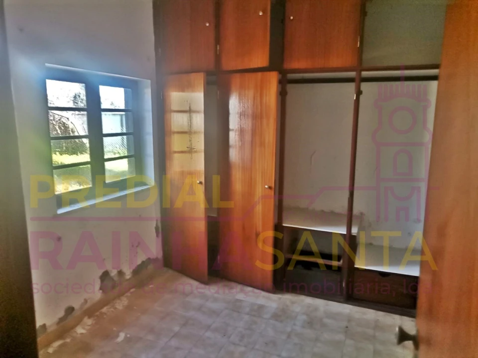 Moradia T5 para Venda em Cernache Foto 11