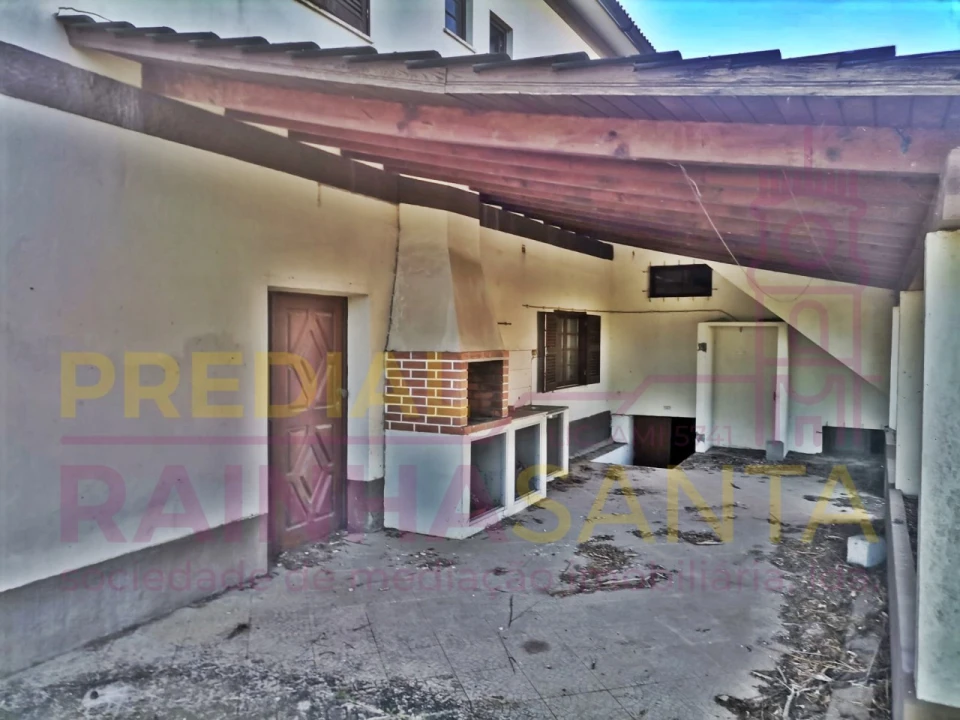 Moradia T5 para Venda em Cernache Foto 19