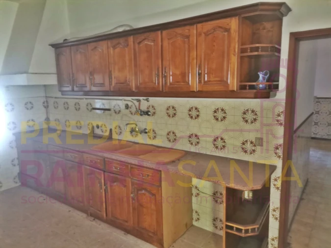 Moradia T5 para Venda em Cernache Foto 9