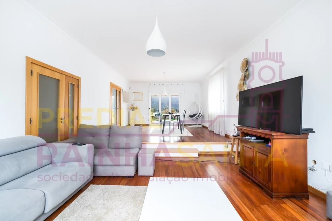 Moradia T3 para Venda em Gandaras Foto 8