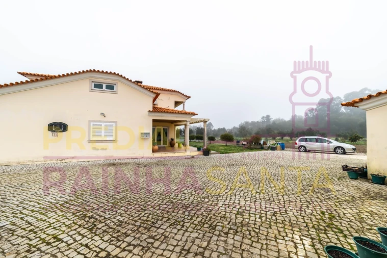 Moradia T3 para Venda em Gandaras Foto 4