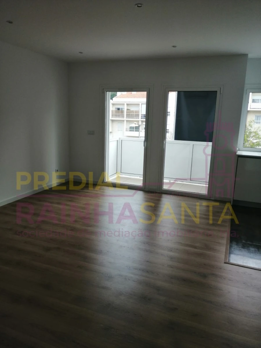 Apartamento T2 para Venda em Eiras e São Paulo de Frades Foto 3
