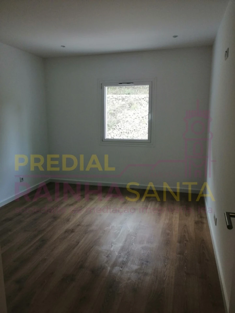 Apartamento T3 para Venda em Eiras e São Paulo de Frades Foto 8