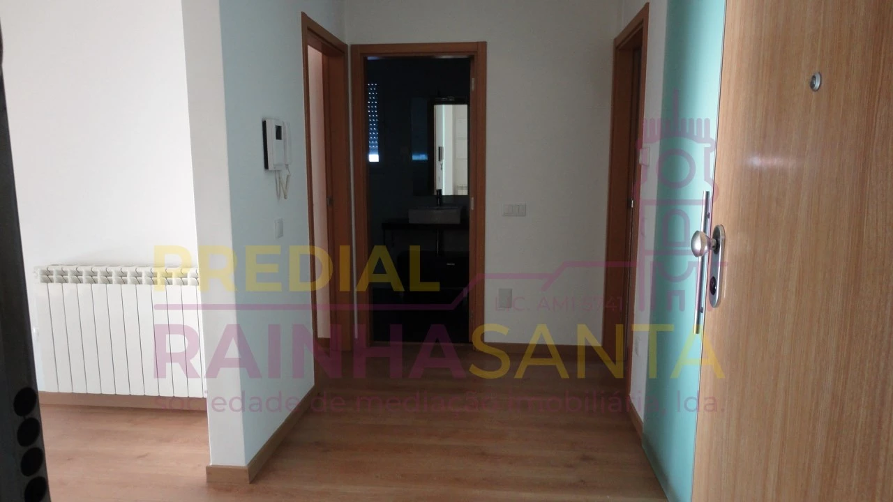 Apartamento T3 para Arrendamento em Santa Clara e Castelo Viegas Foto 3