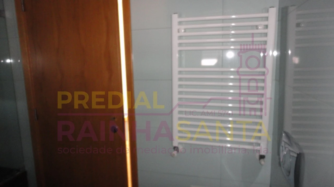 Apartamento T3 para Arrendamento em Santa Clara e Castelo Viegas Foto 12