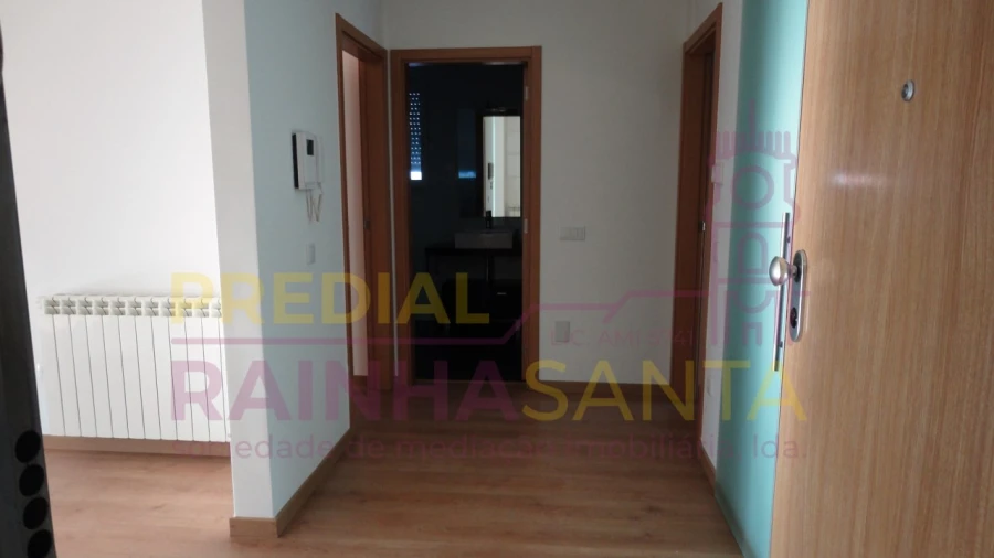 Apartamento T3 para Arrendamento em Santa Clara e Castelo Viegas Foto 3