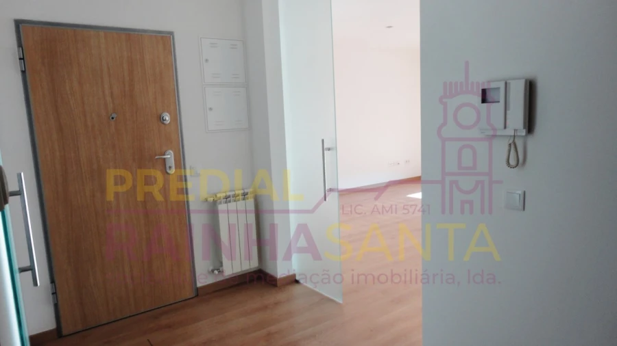 Apartamento T3 para Arrendamento em Santa Clara e Castelo Viegas Foto 5