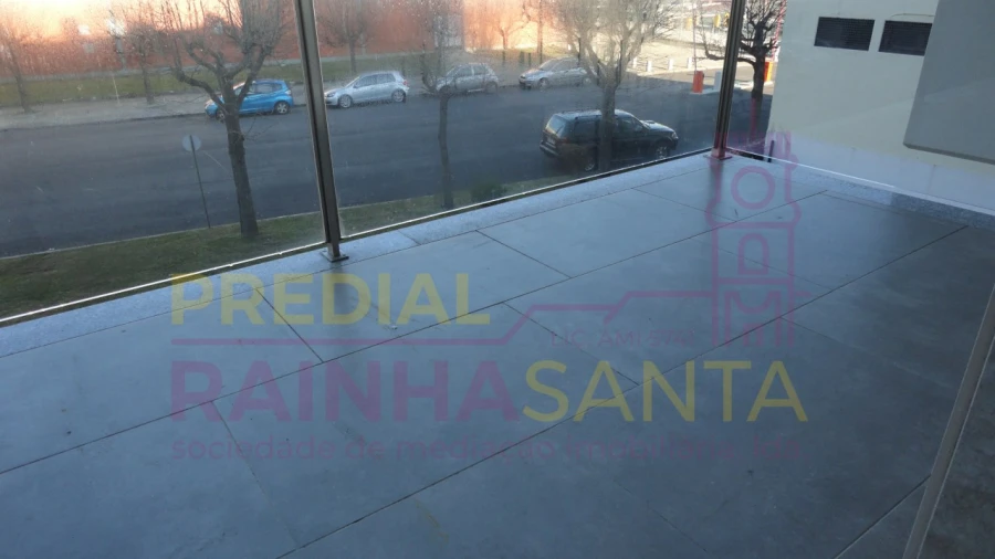 Apartamento T3 para Arrendamento em Santa Clara e Castelo Viegas Foto 13