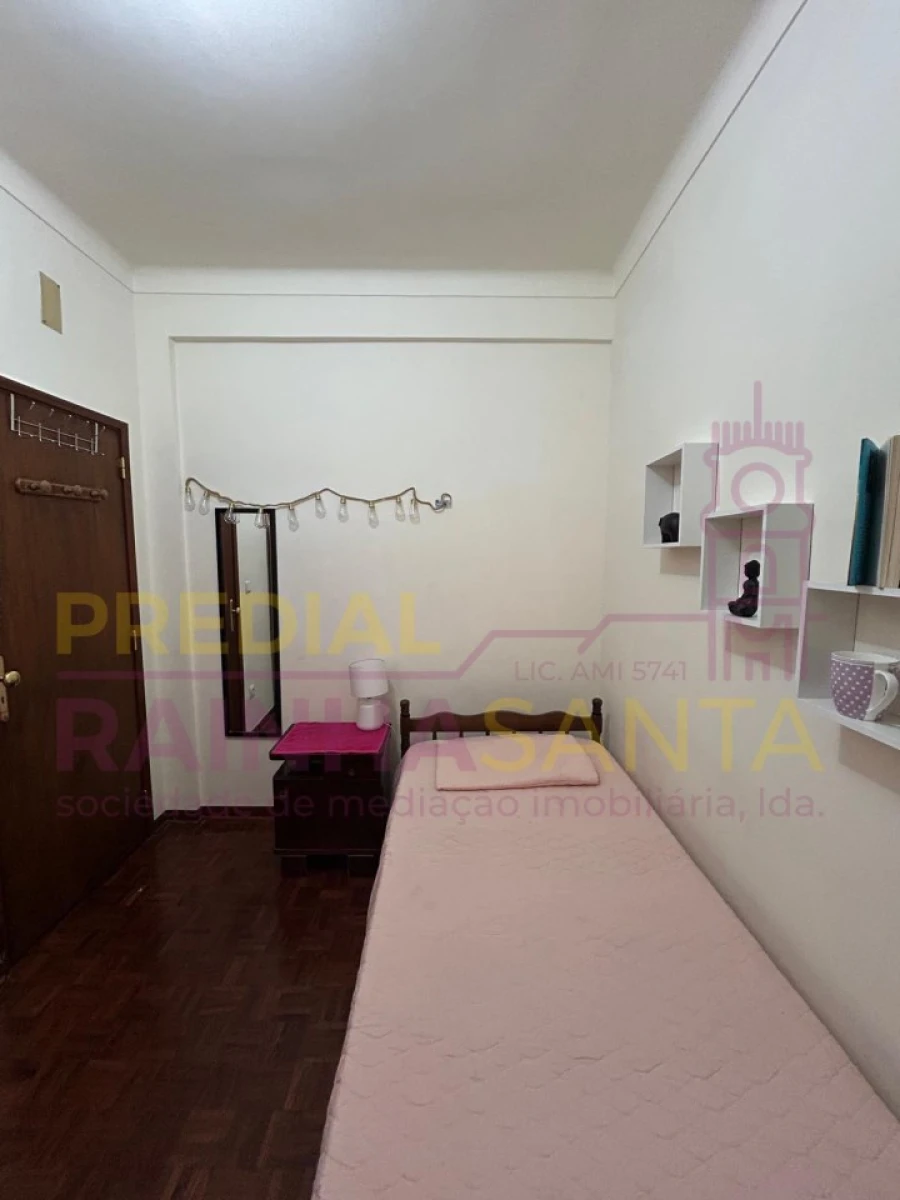Quarto para Arrendamento em Santa Clara e Castelo Viegas Foto 3