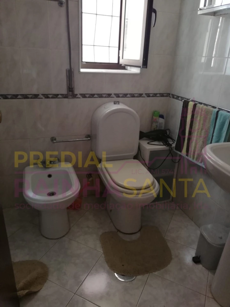 Quarto para Arrendamento em Santa Clara e Castelo Viegas Foto 6