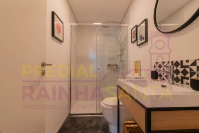 Moradia T12 para Venda em Santo Antonio dos Olivais