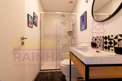 Moradia T12 para Venda em Santo Antonio dos Olivais