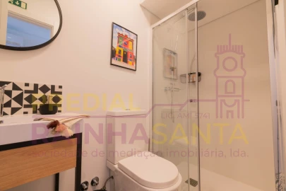 Moradia T12 para Venda em Santo Antonio dos Olivais