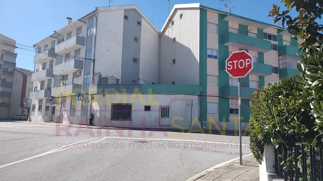 Armazém para Venda em Guarda Foto 1