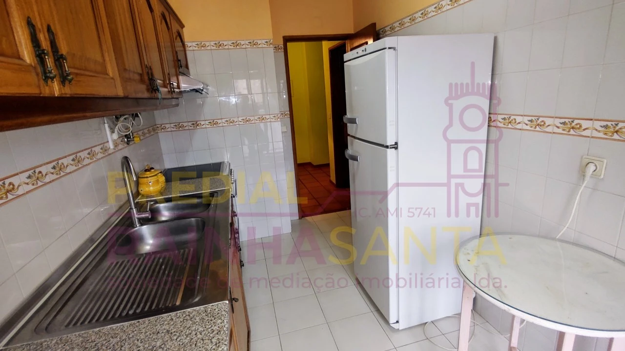 Apartamento T1 para Arrendamento em Sé Nova, Santa Cruz, Almedina e São Bartolomeu Foto 2