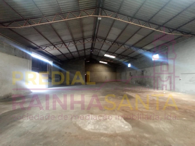 Armazém para Arrendamento em Samuel