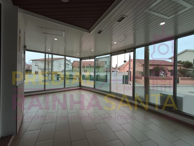 Negócio para Arrendamento em São Pedro Foto 18