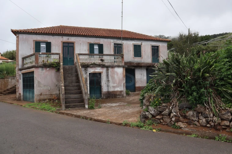 Moradia T2 para Venda em Porto Moniz Foto 1