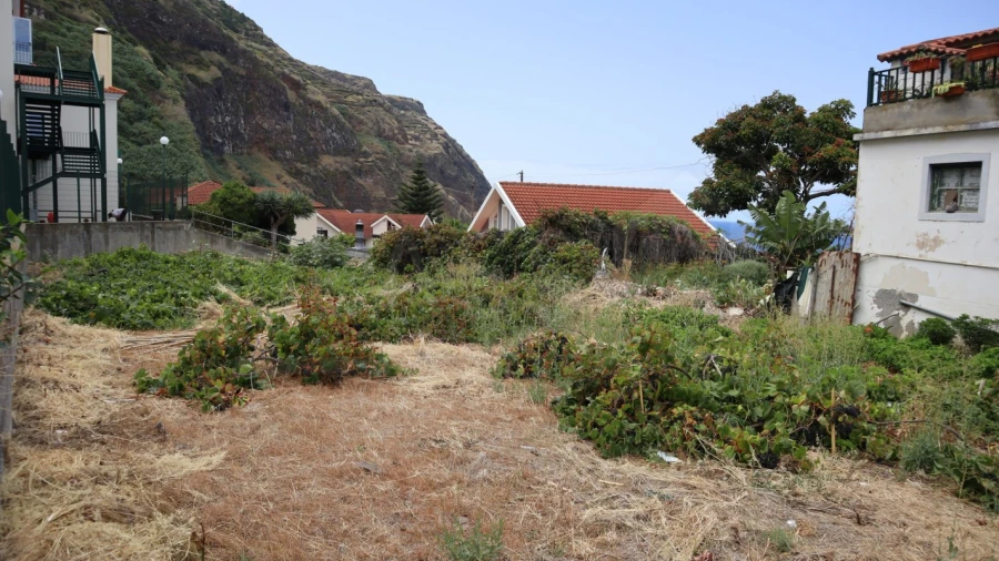 Terreno para Venda em Porto Moniz