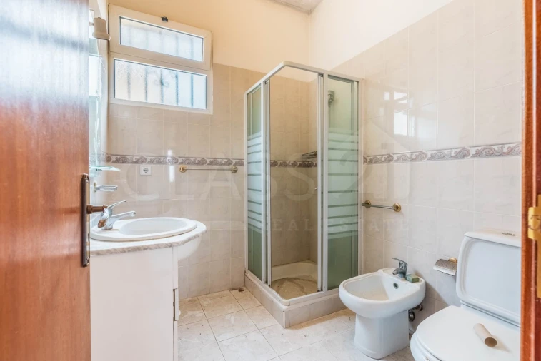 Moradia T3 para Venda em Funchal (Santa Maria Maior) Foto 32