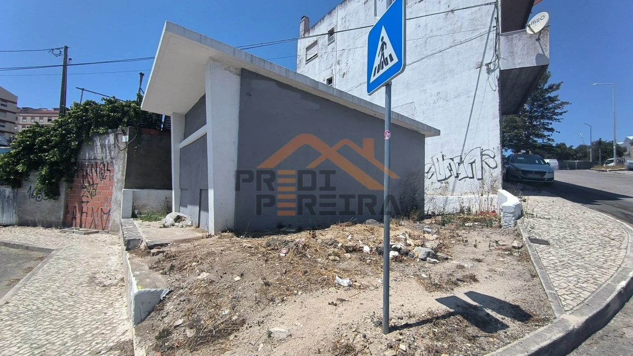 Loja para Venda em Pontinha e Famões Foto 3