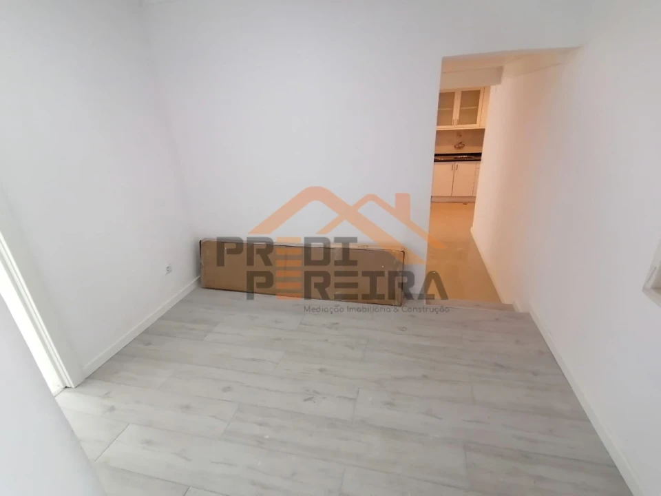 Moradia T9 para Venda em Ajuda Foto 5