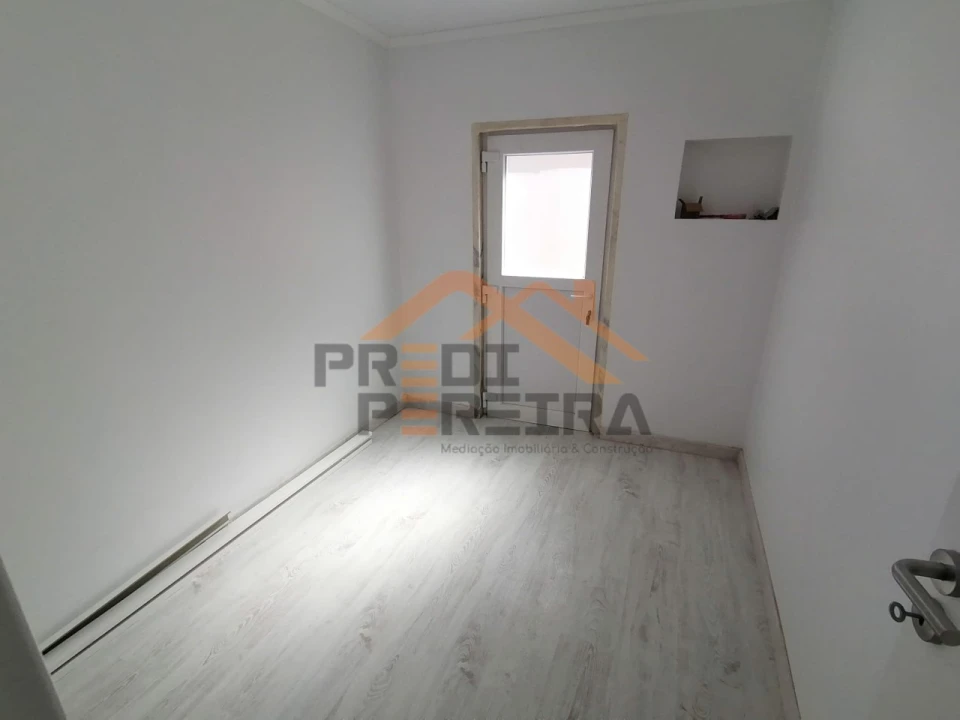 Moradia T9 para Venda em Ajuda Foto 9