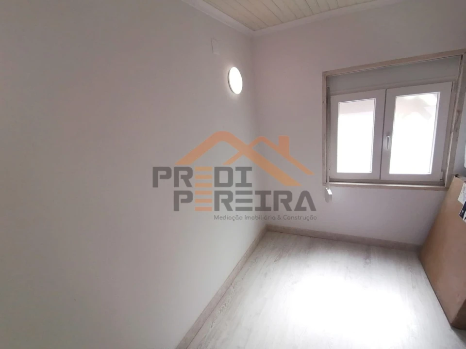 Moradia T9 para Venda em Ajuda Foto 13