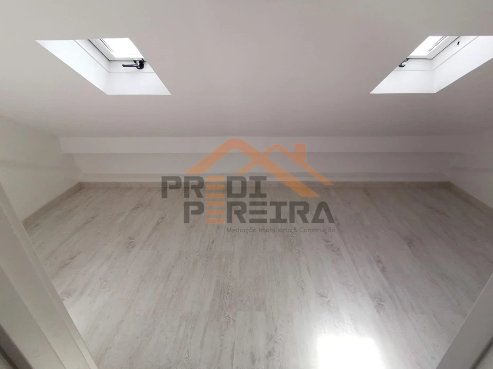 Moradia T9 para Venda em Ajuda Foto 27