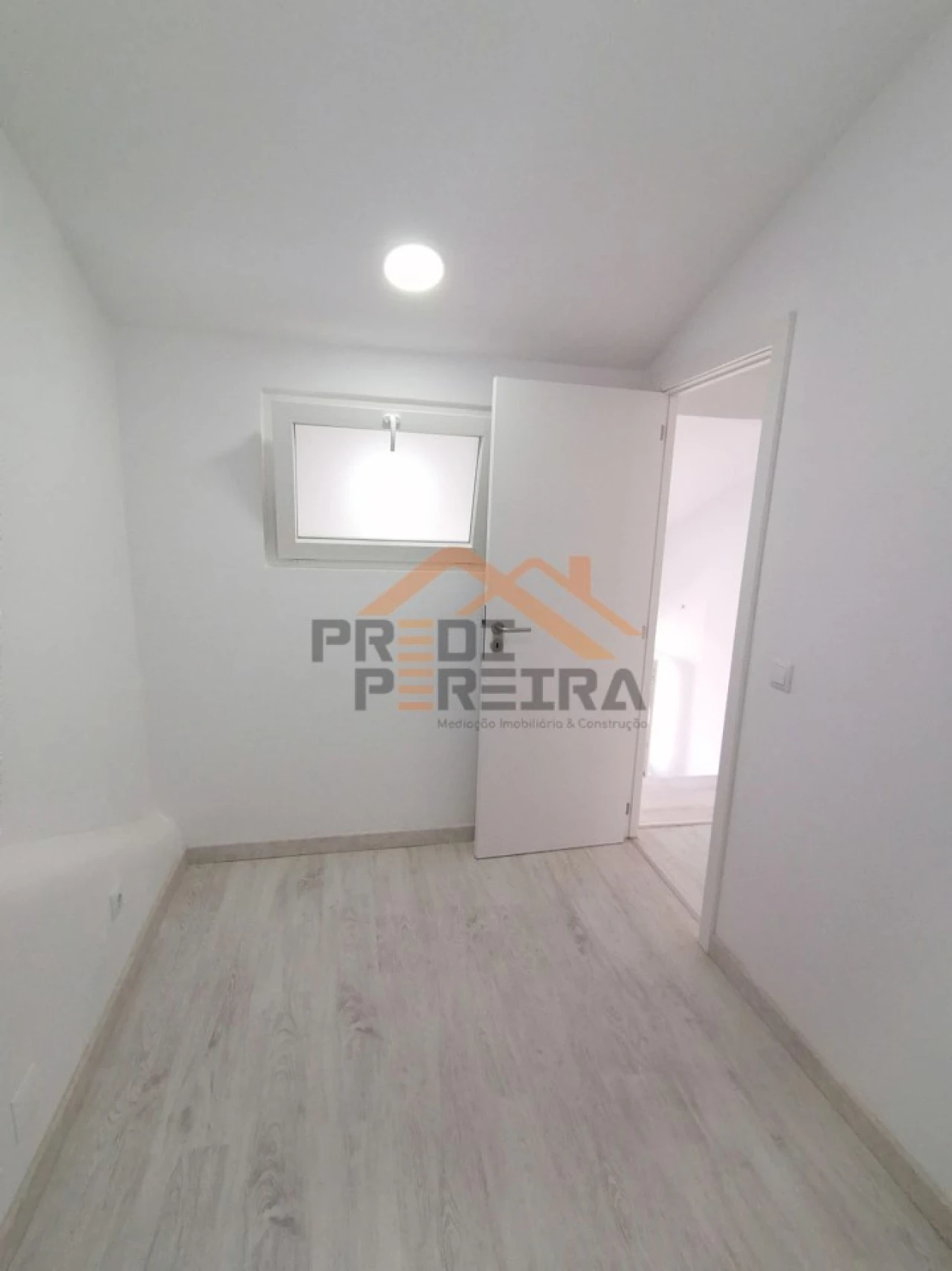 Moradia T9 para Venda em Ajuda Foto 19