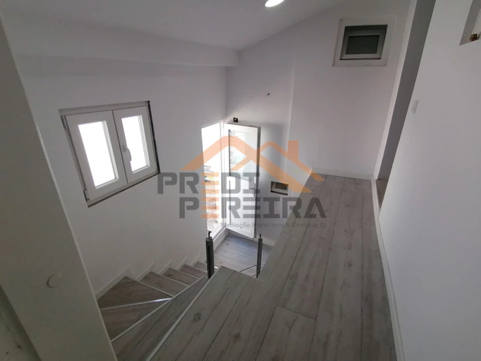 Moradia T9 para Venda em Ajuda Foto 16