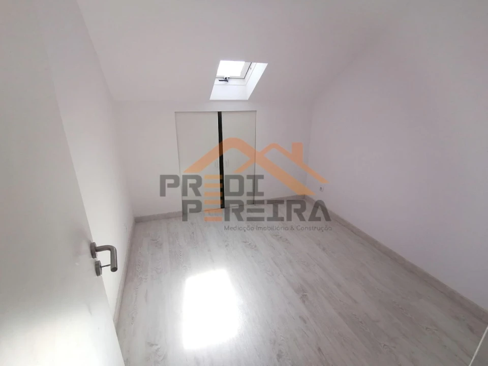 Moradia T9 para Venda em Ajuda Foto 25