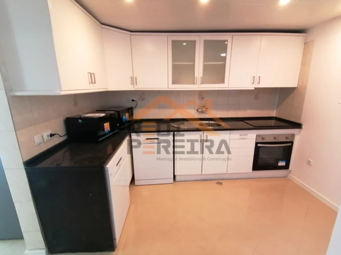 Moradia T9 para Venda em Ajuda