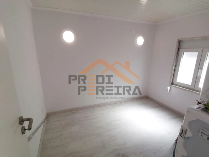 Moradia T9 para Venda em Ajuda Foto 12