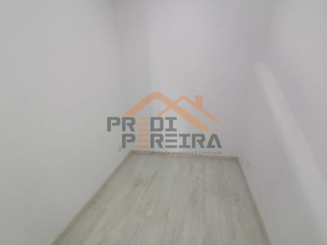 Moradia T9 para Venda em Ajuda Foto 18