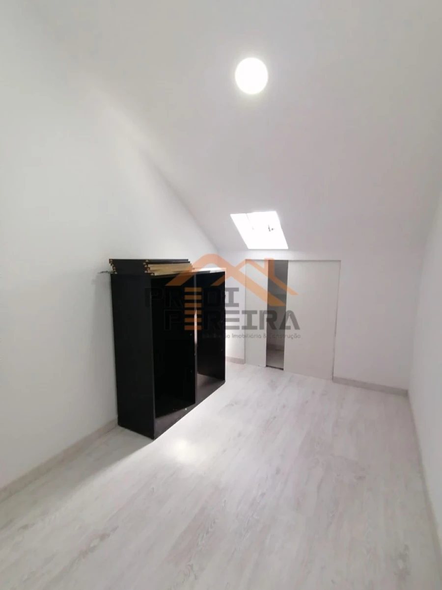 Moradia T9 para Venda em Ajuda Foto 23