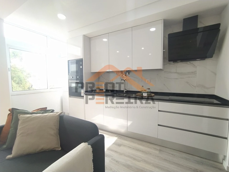 Apartamento T3 para Venda em Benfica Foto 5